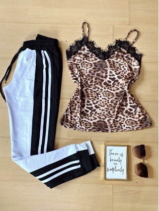 Compleu dama pantaloni albi casual cu dungi si maieu animal print maro deschis material premium cu dantela