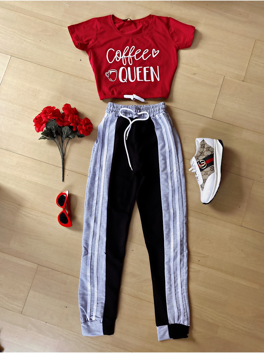 Compleu dama pantaloni gri cu negru casual si tricou rosu Coffee Compleu dama pantaloni gri cu negru casual si tricou rosu Coffee