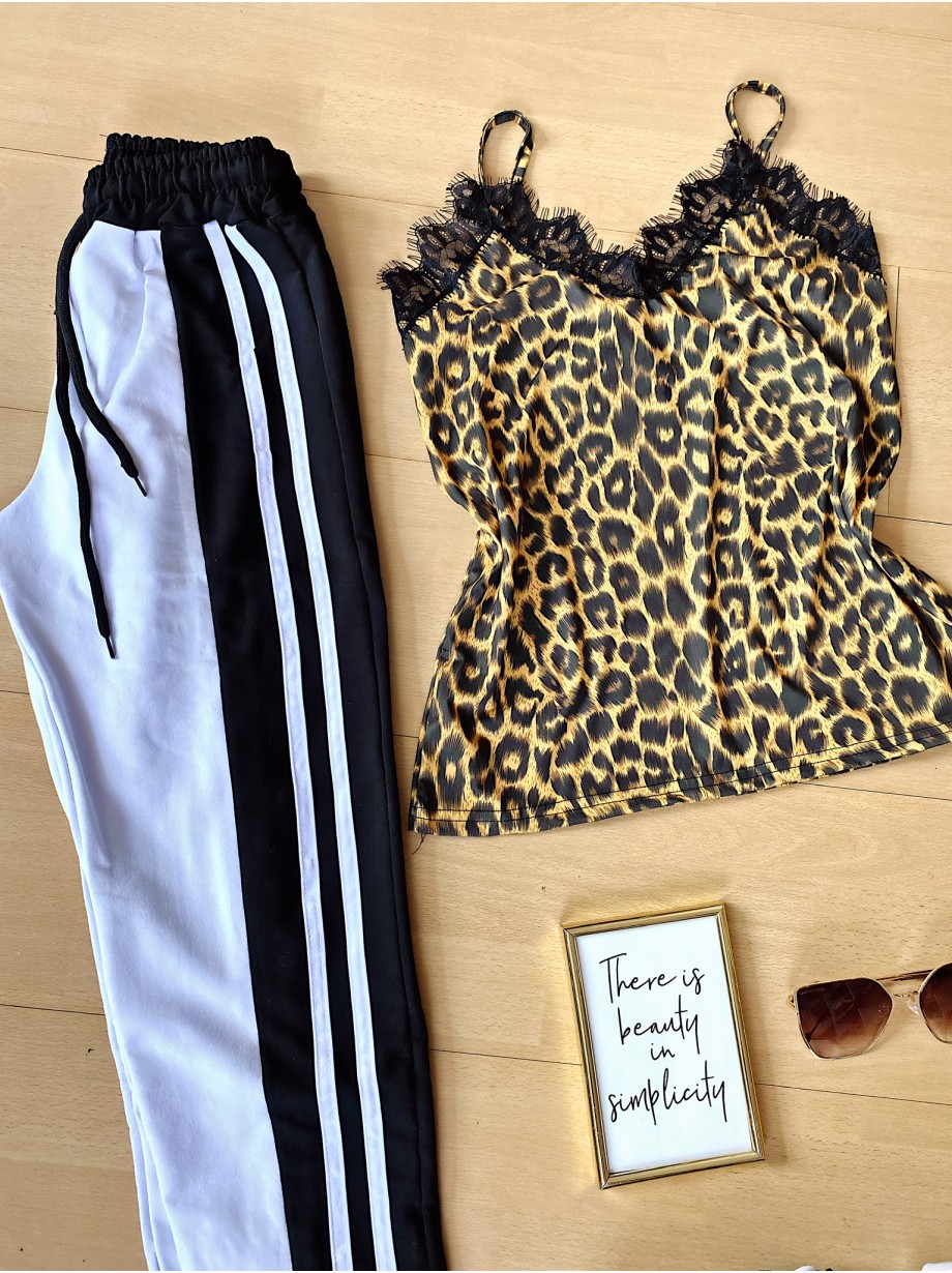 Compleu dama pantaloni albi casual cu dungi si maieu animal print material premium cu dantela Compleu dama pantaloni albi casual cu dungi si maieu animal print material premium cu dantela