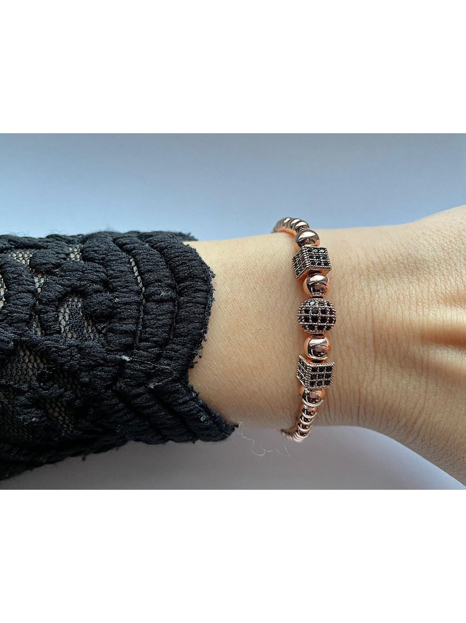 Bratara dama model deosebit cu margele roze si forme cu pietricele negre