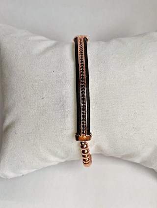 Bratara dama roze model deosebit cu banda stralucitoare