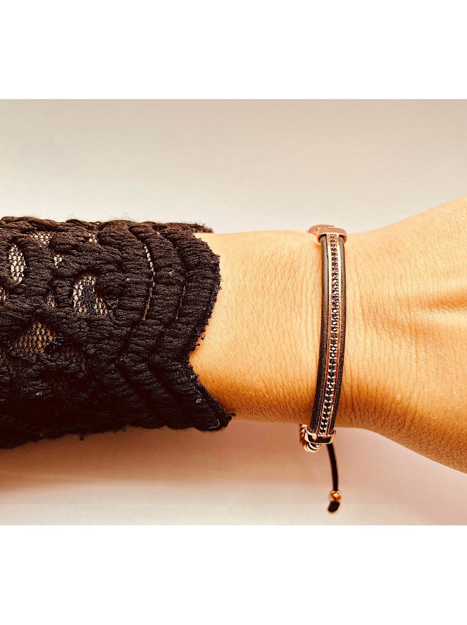 Bratara dama roze model deosebit cu banda stralucitoare