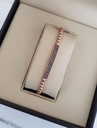 Bratara dama model deosebit cu margele roze si forma cu pietricele negre