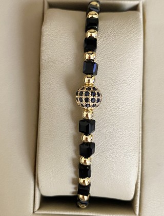 Bratara dama model deosebit cu margele negre si biluta cu pietricele negre