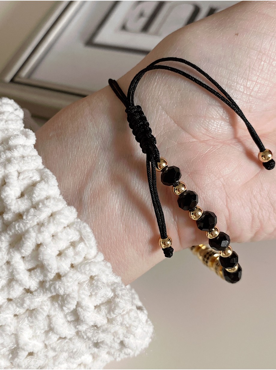 Bratara dama model deosebit cu margele negre si 3 cercuri cu pietricele negre
