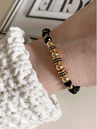 Bratara dama model deosebit cu margele negre si 3 cercuri cu pietricele negre