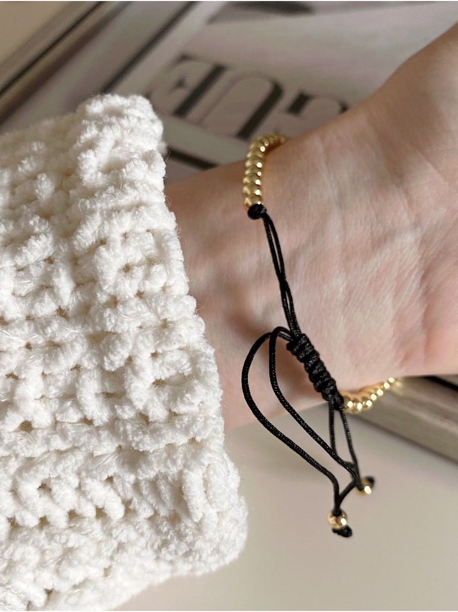 Bratara dama model deosebit cu margele aurii si coroana cu pietricele negre