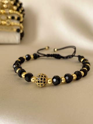 Bratara dama model deosebit cu margele negre si biluta cu pietricele stralucitoare