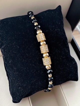Bratara dama model deosebit cu margele negre si patrate cu pietricele stralucitoare