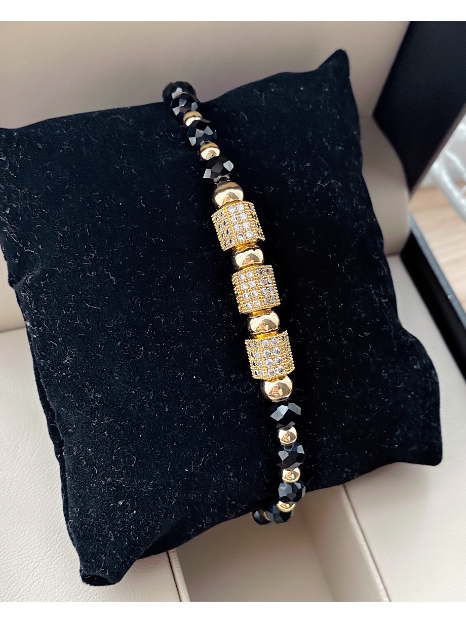 Bratara dama model deosebit cu margele negre si patrate cu pietricele stralucitoare