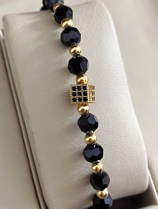 Bratara dama model deosebit cu margele negre si patrat cu pietricele negre