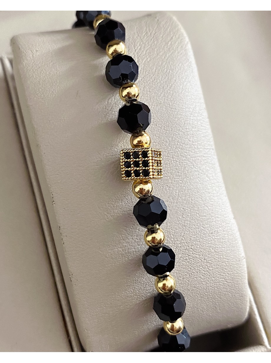 Bratara dama model deosebit cu margele negre si patrat cu pietricele negre