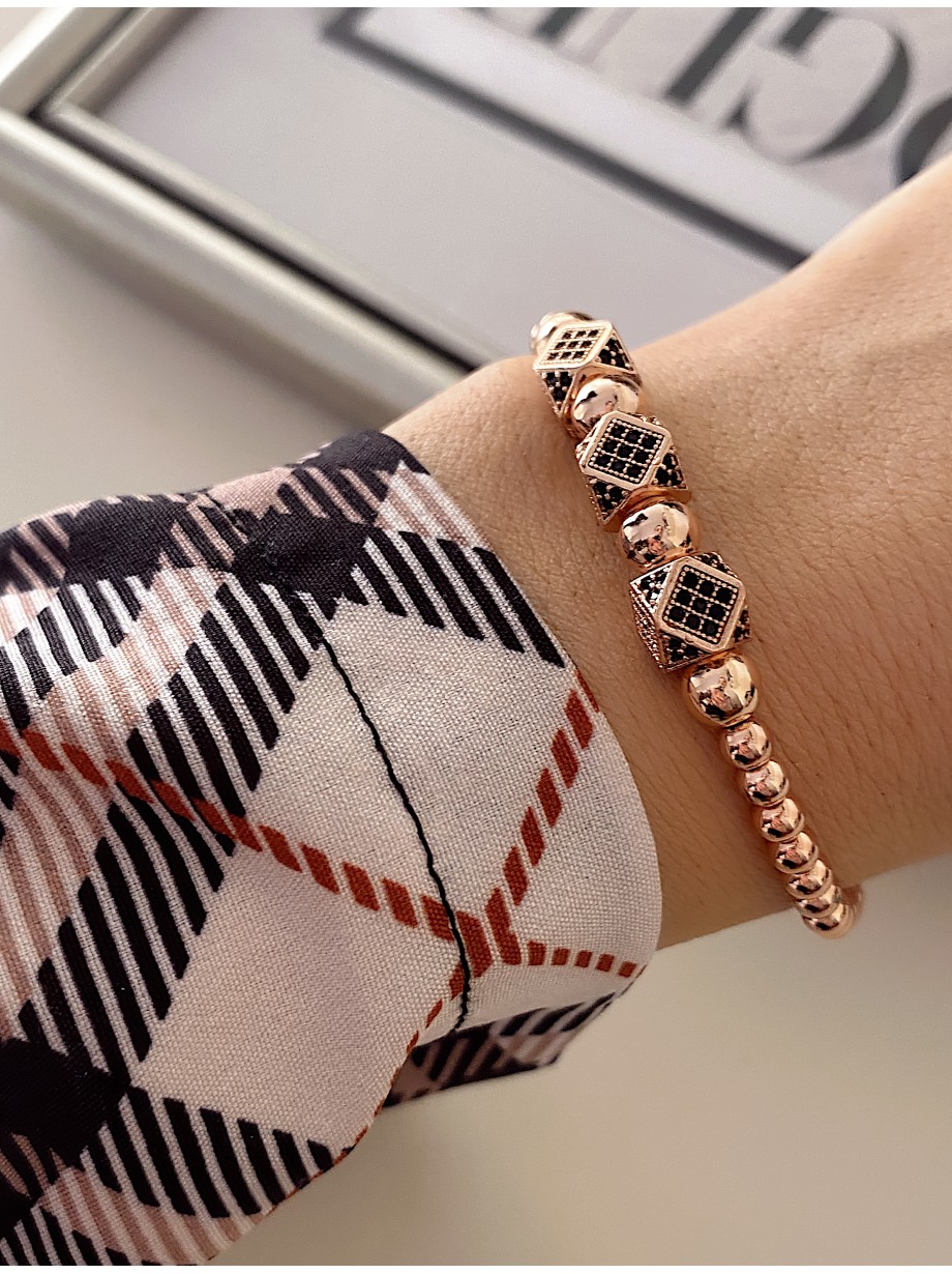 Bratara dama model deosebit cu margele roz si 3 romburi cu pietricele negre