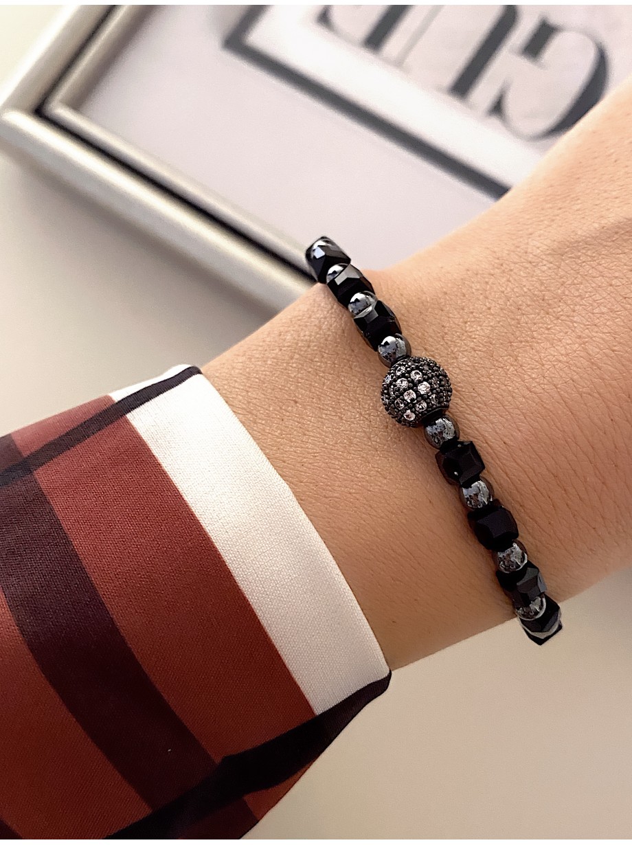 Bratara dama model deosebit cu margele negre si biluta cu pietricele albe
