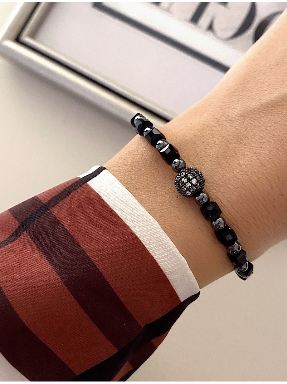 Bratara dama model deosebit cu margele negre si biluta cu pietricele albe