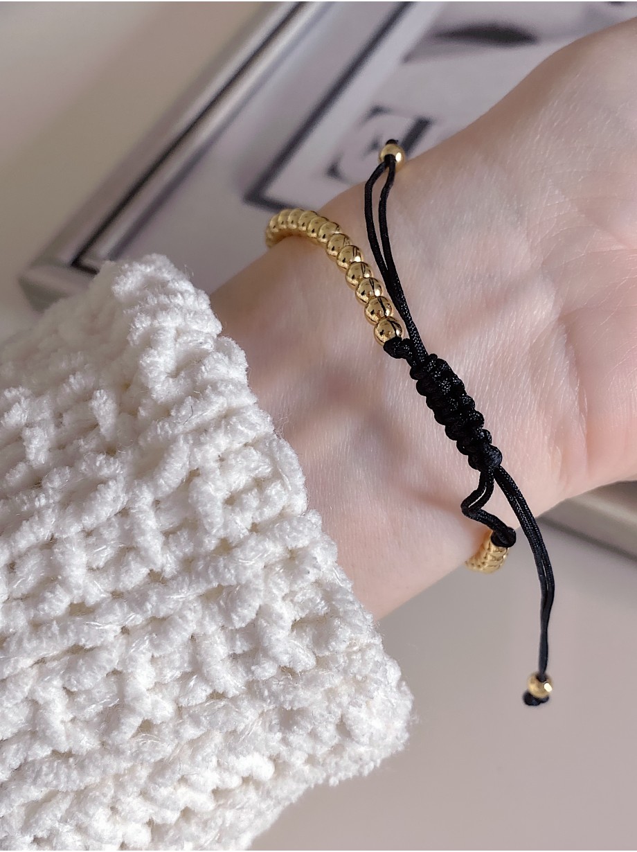 Bratara dama model deosebit cu margele negre cu auriu si patrat cu pietricele negre