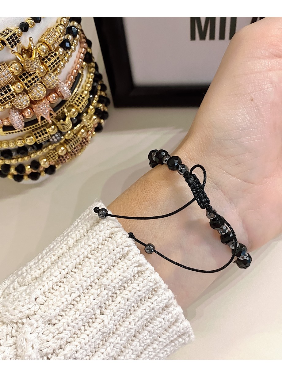Bratara dama model deosebit cu margele negre si biluta cu pietricele negre