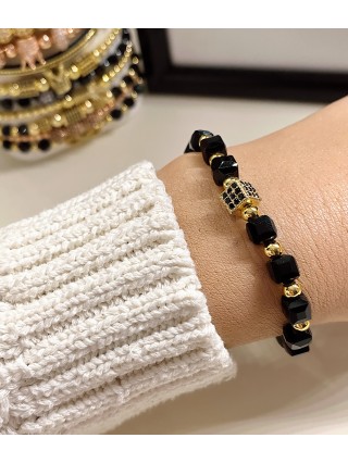 Bratara dama model deosebit cu margele negre si patrat cu pietricele negre