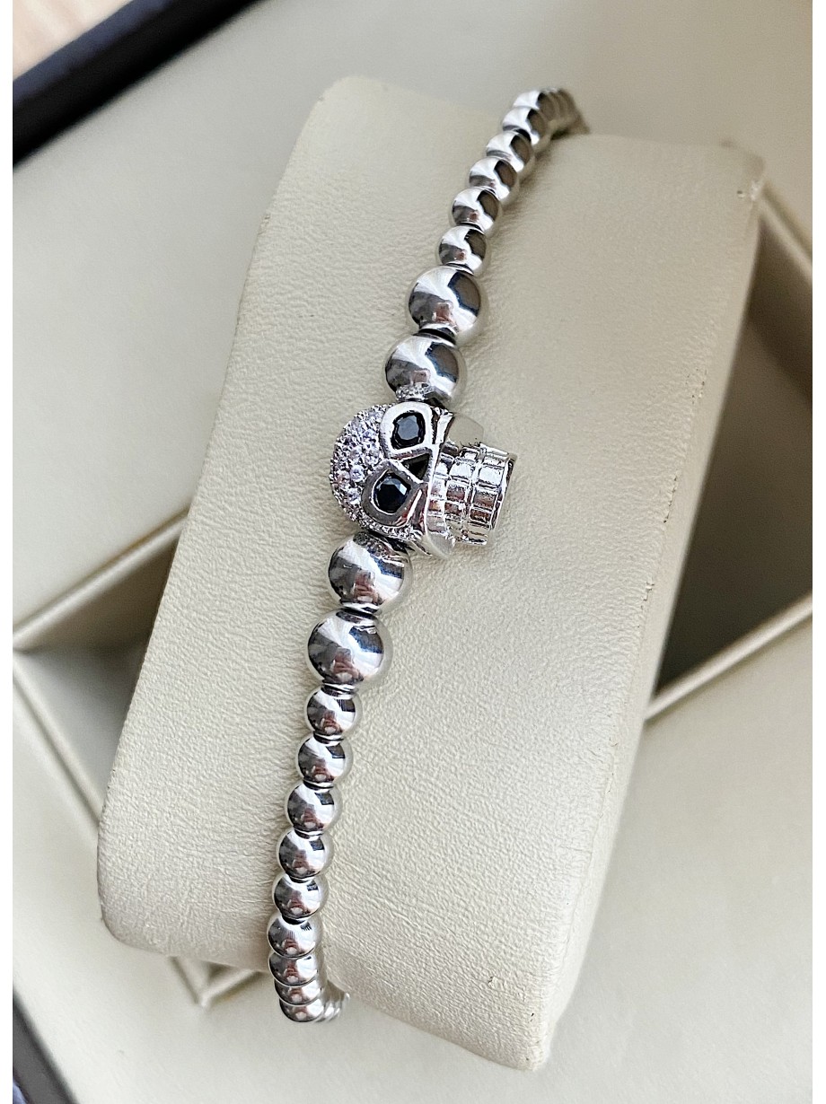 Bratara dama model deosebit cu margele argintii si craniu argintiu