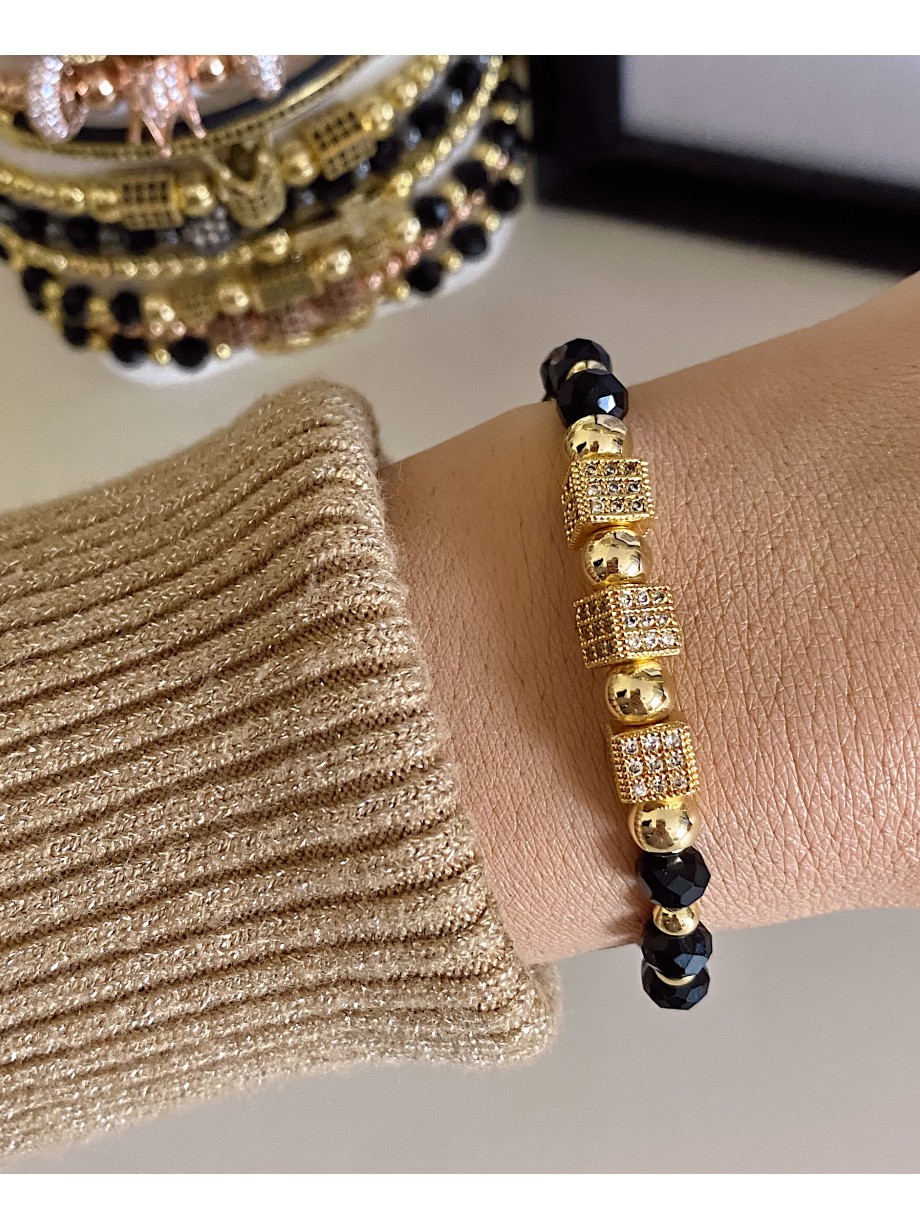 Bratara dama model deosebit cu margele negre si patrate cu pietricele stralucitoare