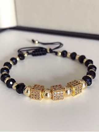 Bratara dama model deosebit cu margele negre si patrate cu pietricele stralucitoare