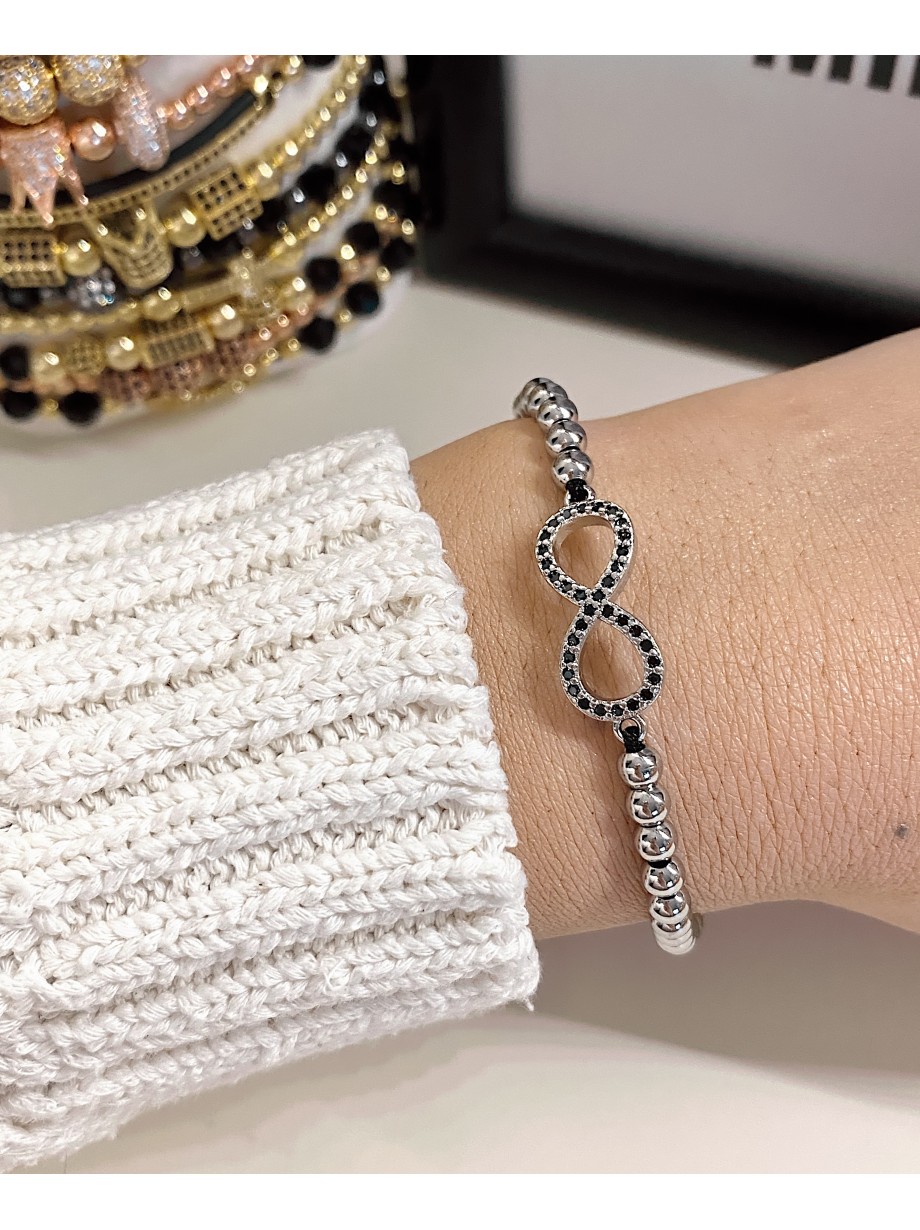 Bratara dama model deosebit cu margele argintii si infinit cu pietricele negre