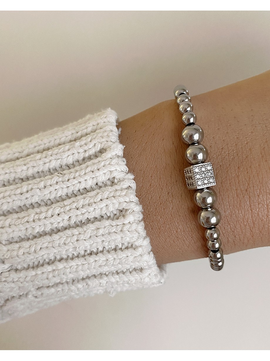 Bratara dama model deosebit cu margele argintii si patrat cu pietricele stralucitoare