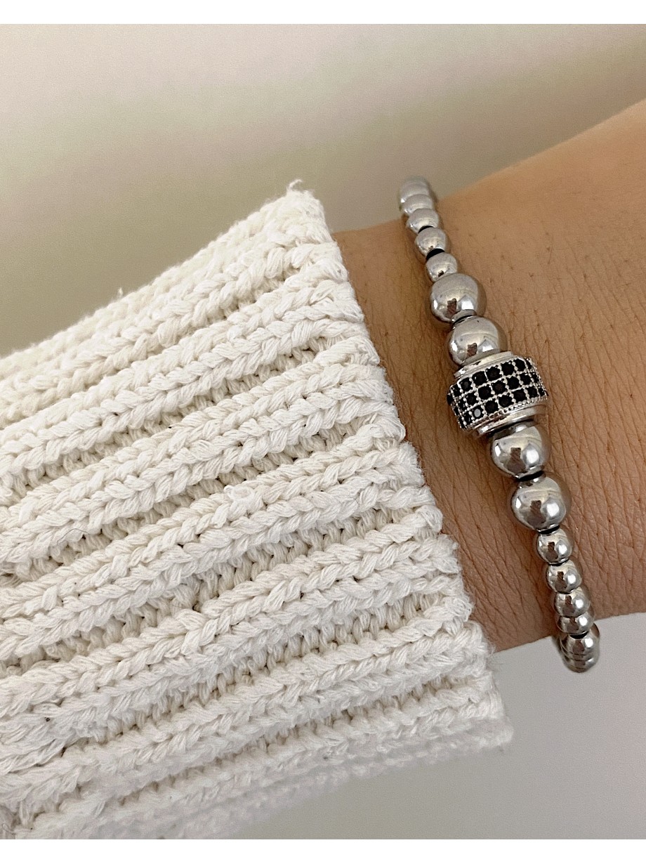 Bratara dama model deosebit cu margele argintii si biluta cu pietricele negre