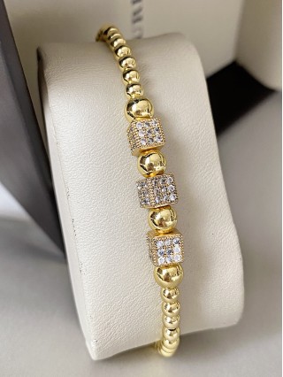 Bratara dama model deosebit cu margele aurii si patrate cu pietricele stralucitoare