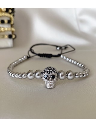 Bratara dama model deosebit cu margele argintii si craniu argintiu