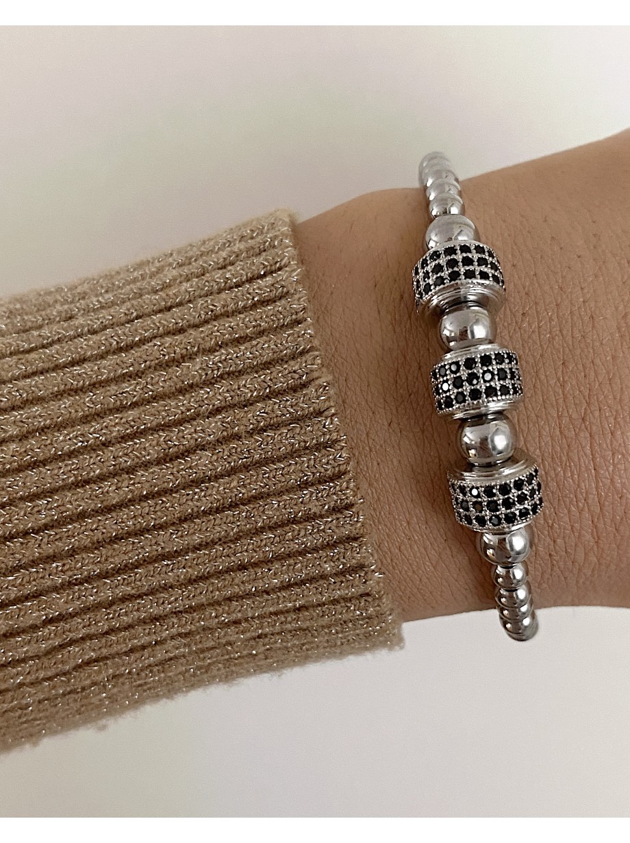 Bratara dama model deosebit cu margele argintii si cercuri cu pietricele negre