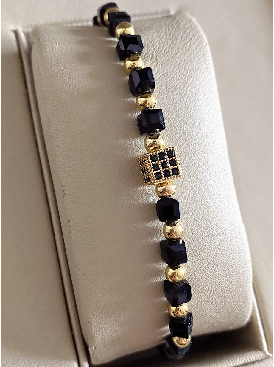 Bratara dama model deosebit cu margele negre si patrat cu pietricele negre