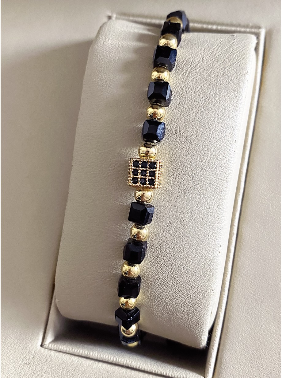 Bratara dama model deosebit cu margele negre si patrat cu pietricele negre