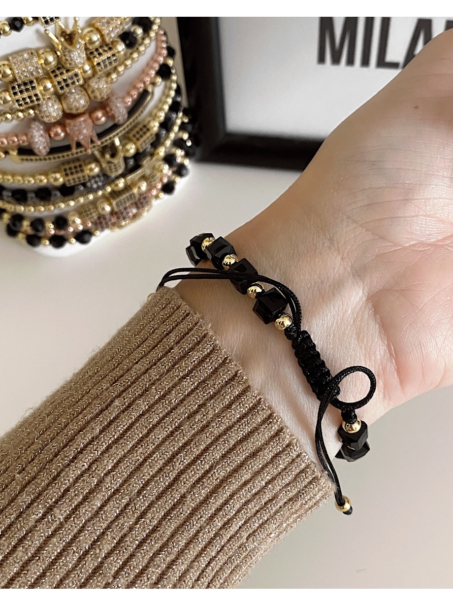 Bratara dama model deosebit cu margele negre si biluta cu pietricele negre