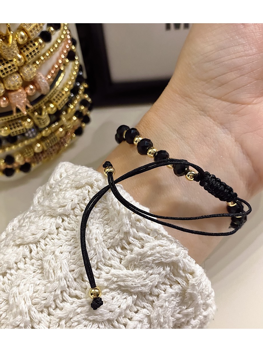 Bratara dama model deosebit cu margele negre si patrate cu pietricele negre