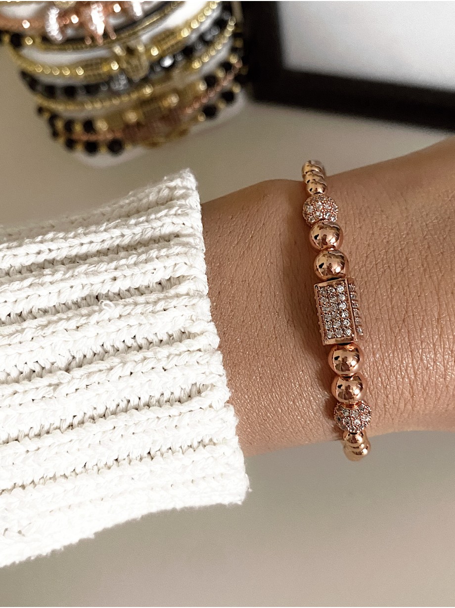 Bratara dama model deosebit cu margele roze si forme cu pietricele stralucitoare