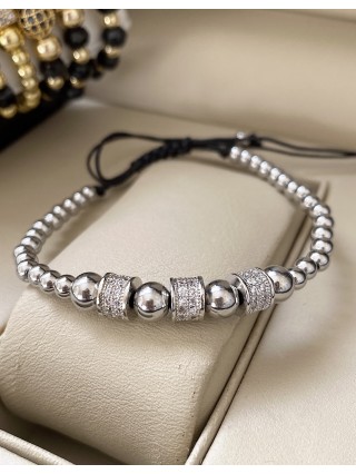 Bratara dama model deosebit cu margele argintii si cercuri cu pietricele stralucitoare