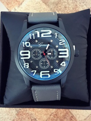 Ceas barbati ieftin gri cu cadran texturat si curea din piele ECO Geneva