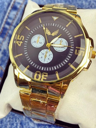 Ceas barbat ieftin auriu cu cadran negru si curea metalica Ceas barbat ieftin auriu cu cadran negru si curea metalica