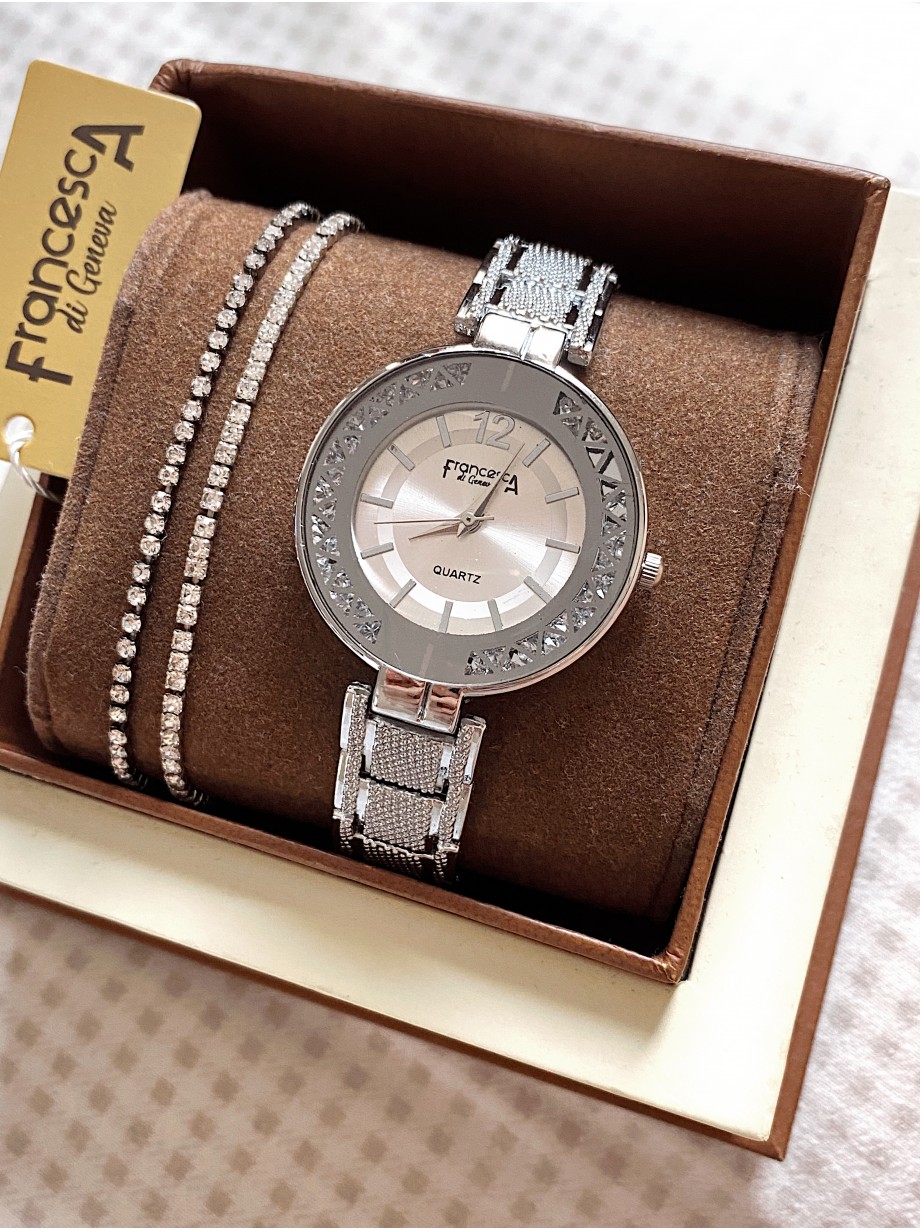 Ceas dama argintiu cu bratara metalica si cadran cu pietricele si cifre romane