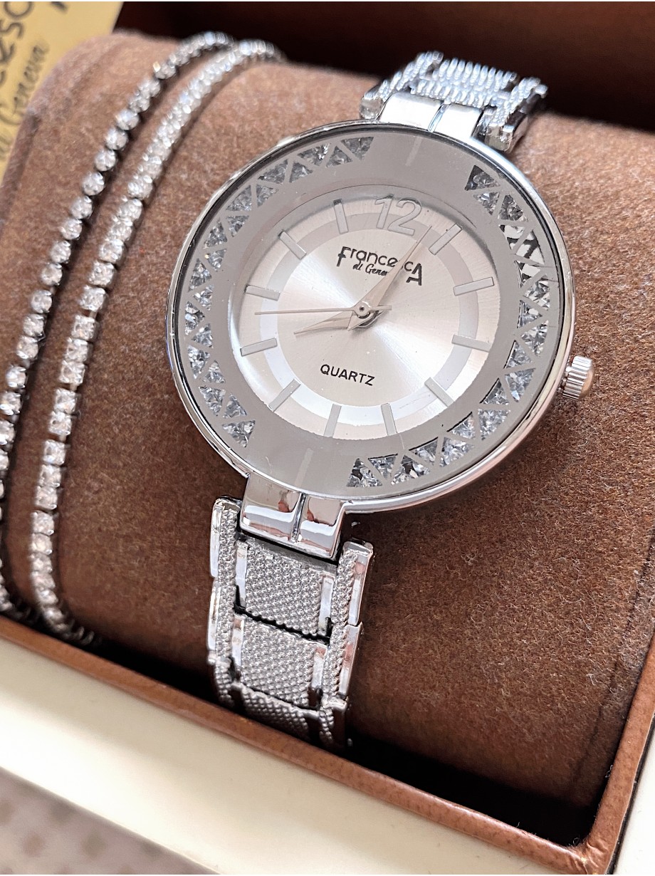 Ceas dama argintiu cu bratara metalica si cadran cu pietricele si cifre romane