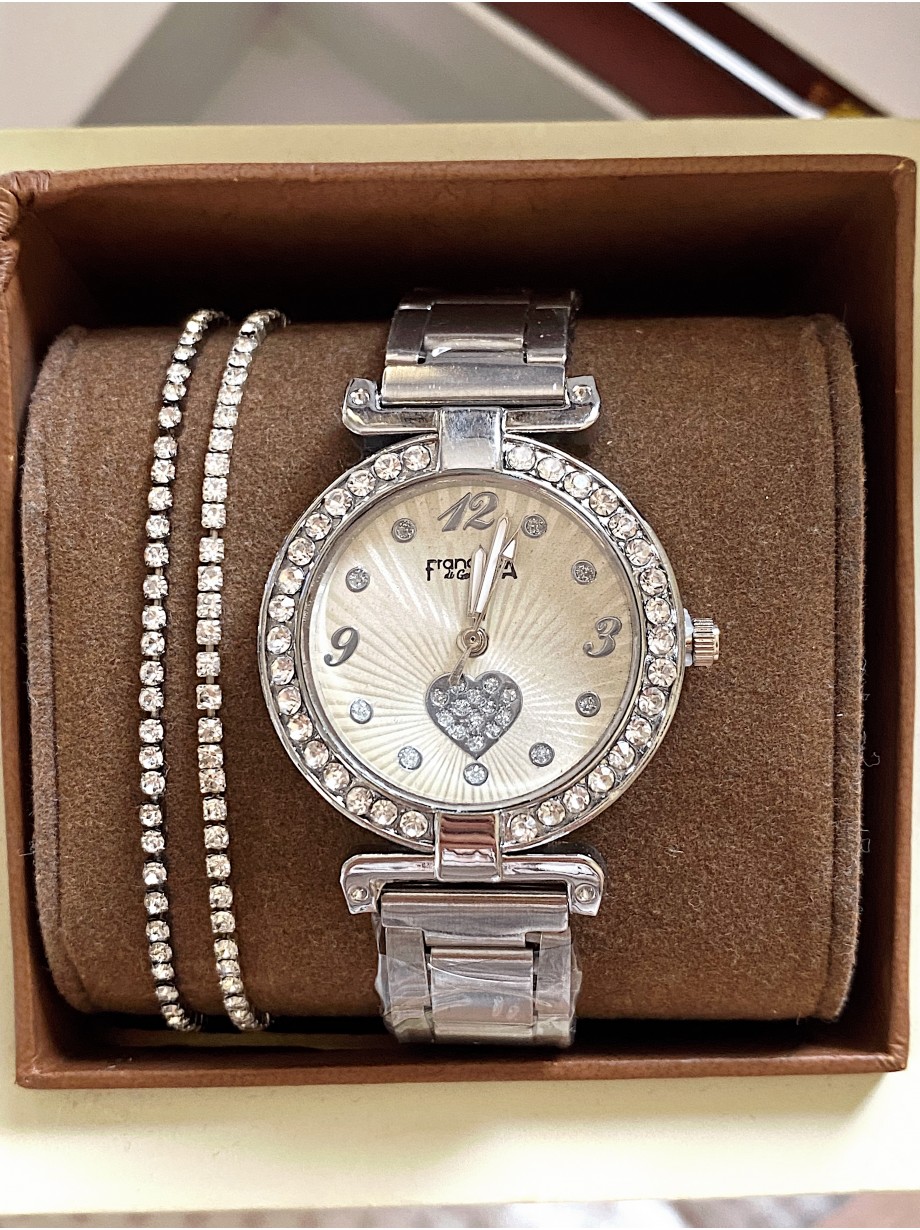 Ceas dama argintiu cu bratara metalica si cadran alb cu inimioara mica