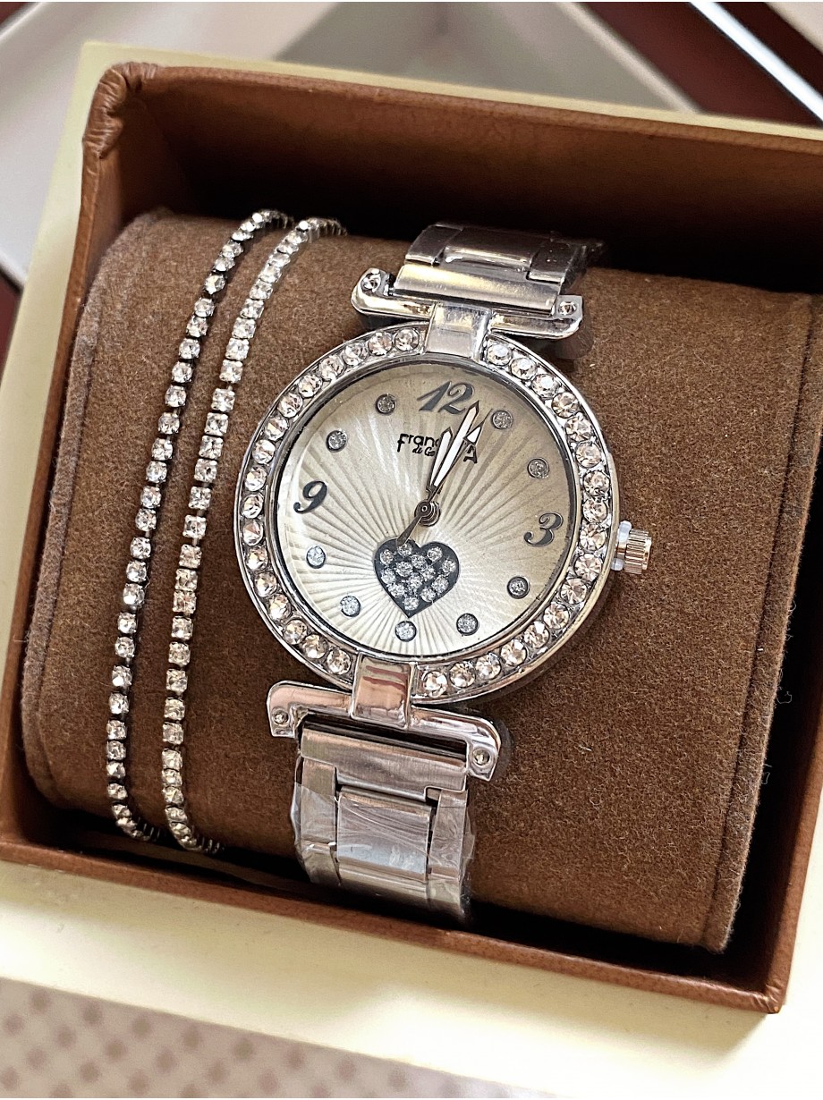 Ceas dama argintiu cu bratara metalica si cadran alb cu inimioara mica