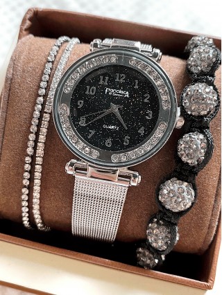 Ceas dama argintiu cu bratara metalica si cadran negru cu pietricile