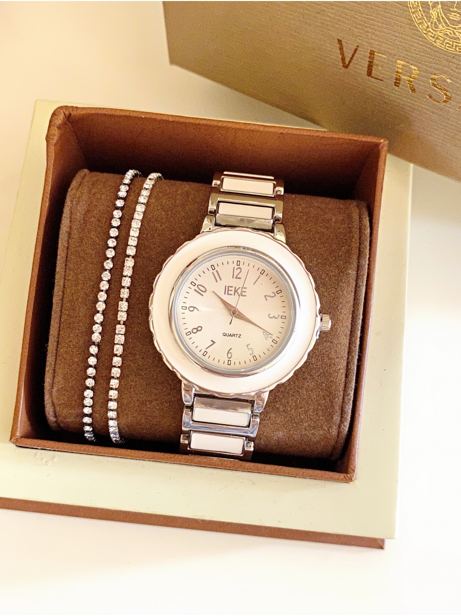 Ceas dama argintiu cu bratara metalica si cadran cu cifre mici