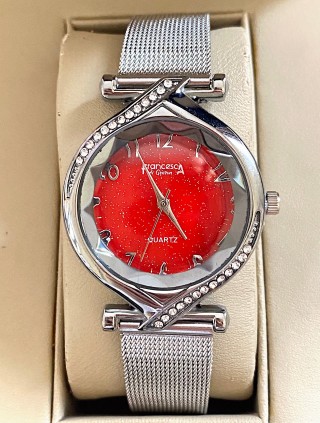 Ceas dama argintiu cu bratara metalica si cadran rosu