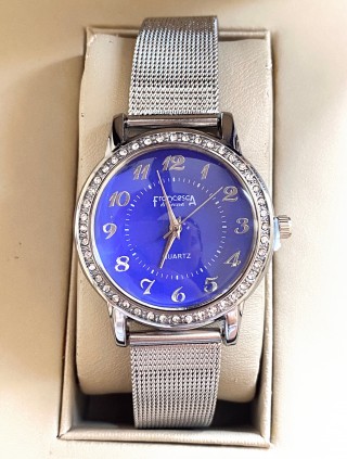 Ceas dama argintiu cu bratara metalica si cadran albastru