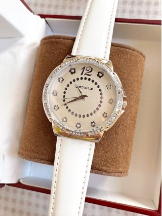 Ceas dama alb cu bratara din piele ecologica si cadran cu floricele