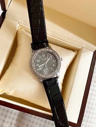 Ceas dama negru cu bratara din piele ecologica si cadran cu pietricele