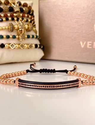 Bratara dama roze model deosebit cu banda stralucitoare